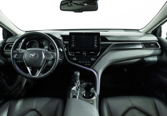 Подержанный автомобиль Toyota Camry Sedan 2021 года (13 фото)