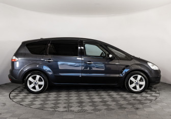 Подержанный автомобиль Ford S-MAX 2008 года (4 фото)