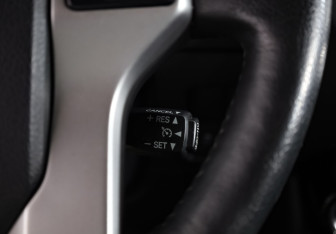 Подержанный автомобиль Toyota Land Cruiser Prado 2016 года (11 фото)