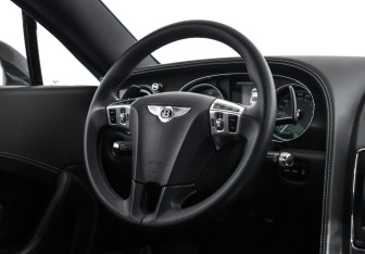 Подержанный автомобиль Bentley Continental GT Coupe 2013 года (18 фото)