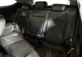 Подержанный автомобиль Opel Astra Hatchback 2013 года (10 фото)