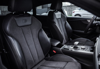 Подержанный автомобиль Audi A5 Liftback 2019 года (26 фото)