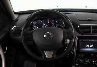 Подержанный автомобиль Nissan Terrano 2019 года (12 фото)