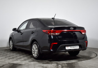Подержанный автомобиль Kia Rio Sedan 2018 года (7 фото)