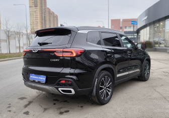 Подержанный автомобиль Chery Tiggo 8 2023 года (4 фото)