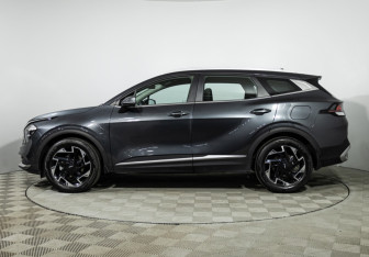 Подержанный автомобиль Kia Sportage 2023 года (8 фото)