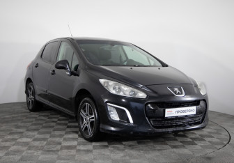 Подержанный автомобиль Peugeot 308 Hatchback 2012 года (3 фото)