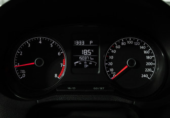 Подержанный автомобиль Volkswagen Polo Sedan 2017 года (12 фото)