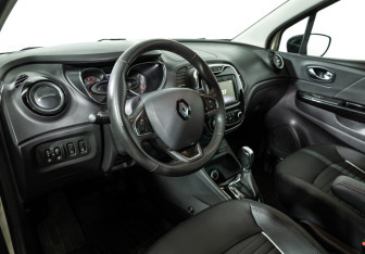 Подержанный автомобиль Renault Kaptur 2019 года (11 фото)