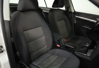 Подержанный автомобиль Skoda Octavia Liftback 2012 года (12 фото)