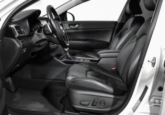 Подержанный автомобиль Kia Optima Sedan 2018 года (12 фото)