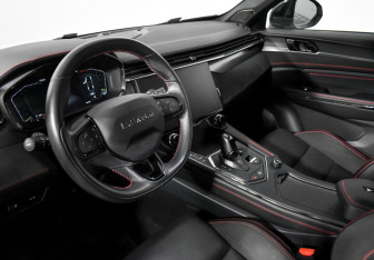 Подержанный автомобиль Lynk&Co 05 2023 года (9 фото)