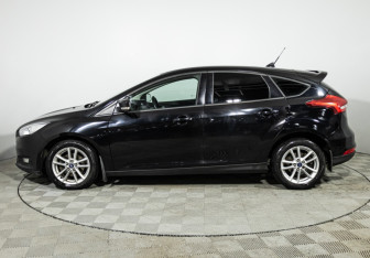 Подержанный автомобиль Ford Focus Hatchback 2018 года (8 фото)