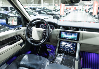 Подержанный автомобиль Land Rover Range Rover 2019 года (21 фото)
