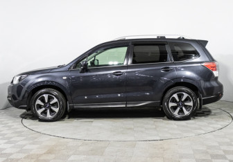 Подержанный автомобиль Subaru Forester Suv 2017 года (8 фото)