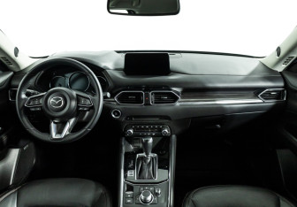 Подержанный автомобиль Mazda CX-5 2021 года (13 фото)