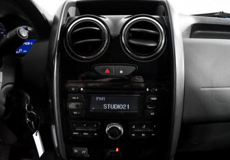 Подержанный автомобиль Renault Duster 2016 года (13 фото)