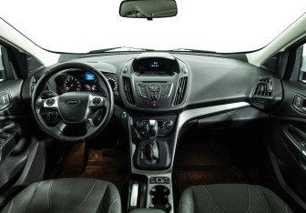 Подержанный автомобиль Ford Kuga 2016 года (13 фото)
