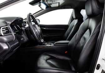 Подержанный автомобиль Toyota Camry Sedan 2020 года (20 фото)