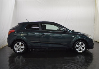 Подержанный автомобиль Kia Ceed Hatchback 2009 года (4 фото)