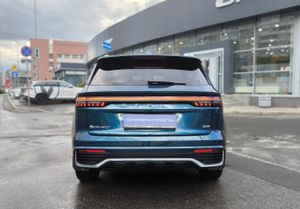 Подержанный автомобиль Geely Monjaro 2024 года (5 фото)
