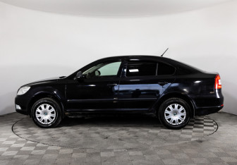 Подержанный автомобиль Skoda Octavia Liftback 2011 года (8 фото)