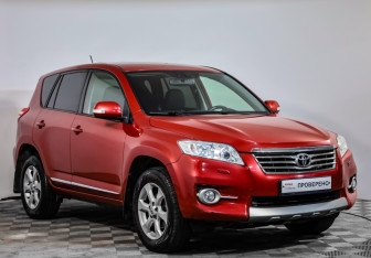 Подержанный автомобиль Toyota RAV4 2011 года (3 фото)