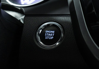 Подержанный автомобиль Toyota Camry Sedan 2020 года (19 фото)