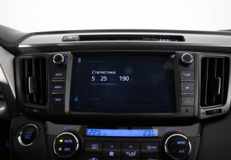 Подержанный автомобиль Toyota RAV4 2019 года (12 фото)