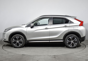 Подержанный автомобиль Mitsubishi Eclipse Cross 2019 года (8 фото)