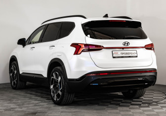 Подержанный автомобиль Hyundai Santa Fe 2022 года (9 фото)