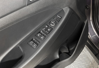 Подержанный автомобиль Hyundai Tucson 2019 года (10 фото)