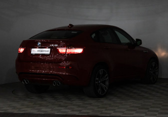 Подержанный автомобиль BMW X6 M 2011 года (25 фото)