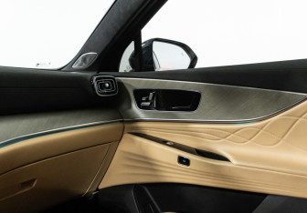 Подержанный автомобиль Jaecoo J8 2024 года (22 фото)