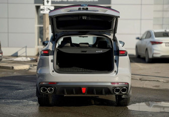 Подержанный автомобиль Changan UNI-K 2023 года (7 фото)