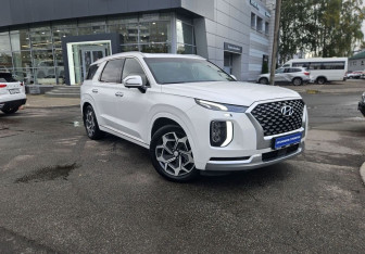 Подержанный автомобиль Hyundai Palisade 2021 года (3 фото)