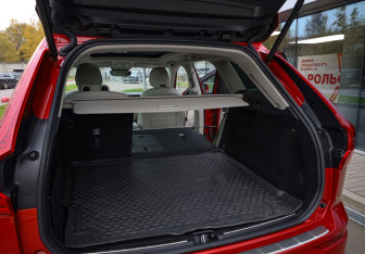 Подержанный автомобиль Volvo XC60 2021 года (29 фото)