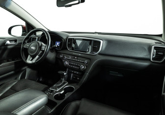 Подержанный автомобиль Kia Sportage 2018 года (9 фото)