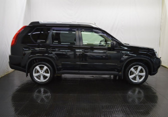 Подержанный автомобиль Nissan X-Trail 2008 года (4 фото)