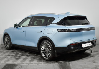 Подержанный автомобиль Voyah Free 2022 года (7 фото)