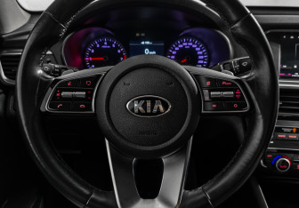Подержанный автомобиль Kia Optima Sedan 2018 года (16 фото)