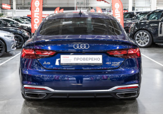 Подержанный автомобиль Audi A5 Liftback 2022 года (9 фото)