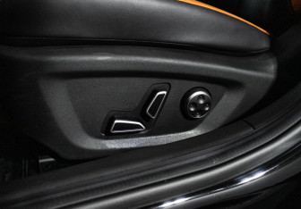 Подержанный автомобиль Changan UNI-V 2024 года (20 фото)