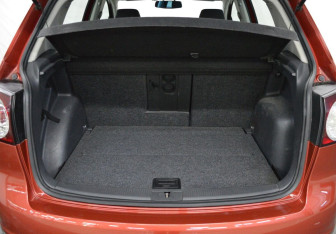 Подержанный автомобиль Volkswagen Golf Hatchback 2007 года (16 фото)