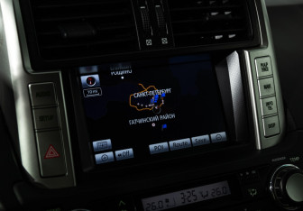 Подержанный автомобиль Toyota Land Cruiser Prado 2011 года (16 фото)