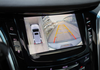 Подержанный автомобиль Cadillac Escalade Suv 2016 года (16 фото)