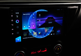 Подержанный автомобиль Kia Rio Hatchback 2018 года (14 фото)