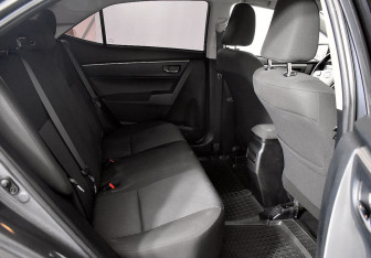 Подержанный автомобиль Toyota Corolla Sedan 2014 года (7 фото)