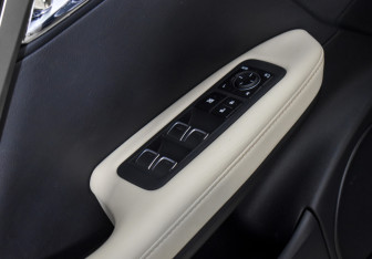 Подержанный автомобиль Lexus RX 2020 года (10 фото)