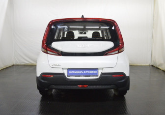 Подержанный автомобиль Kia Soul 2022 года (6 фото)